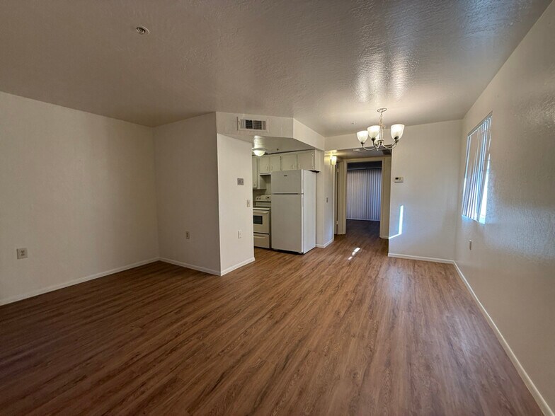 Primary Photo - 12221 W Bell Rd