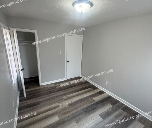 Building Photo - FOR RENT — SPACIOUS 3 BED / 1 BATH HOME