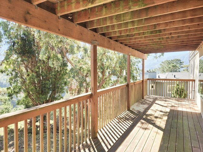 Building Photo - 3 bedroom 3 bathroom hillside Pacifica home with serene views