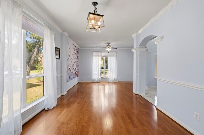 Building Photo - 2123 Mossy Trail Dr