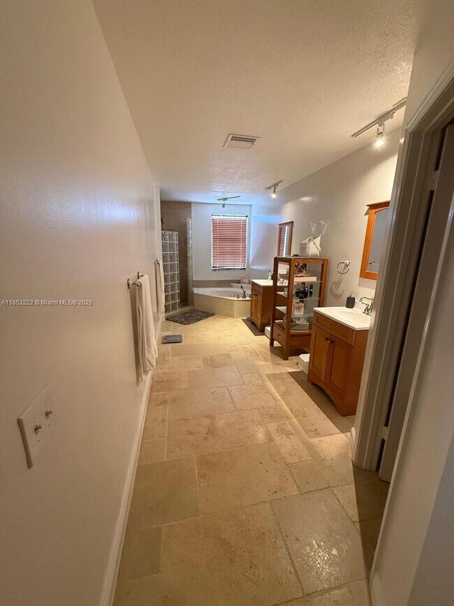 Building Photo - 9740 SW 155th Ave