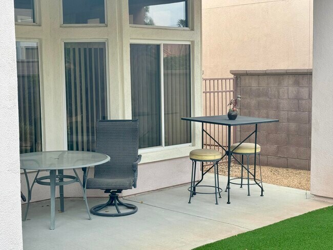 Building Photo - 38517 Fallbrook Ave