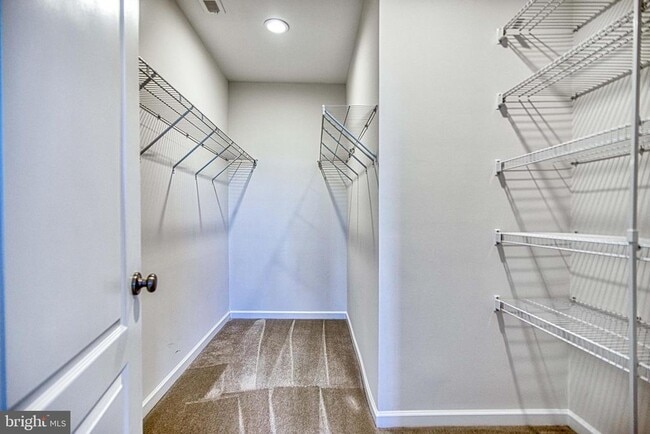 Building Photo - 208 Croft Square