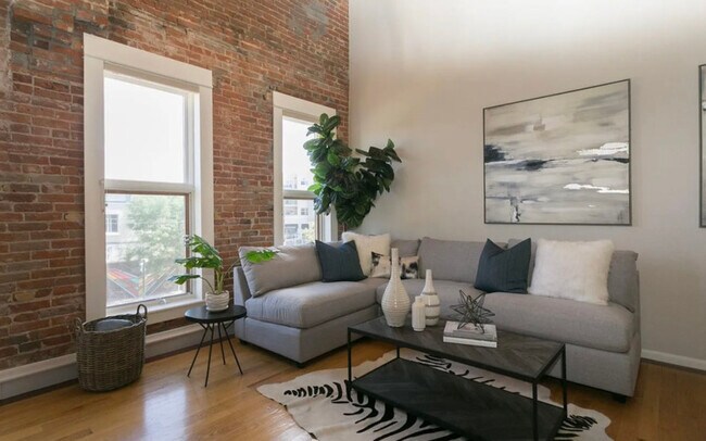 Building Photo - 2711 Welton St