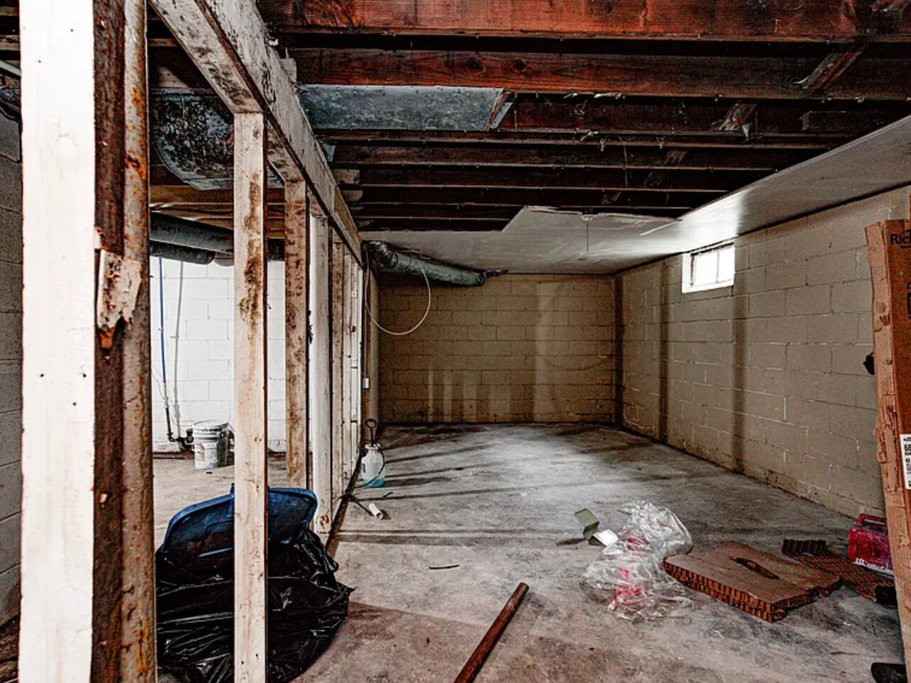 Building Photo - 734 N Arnolda Ave