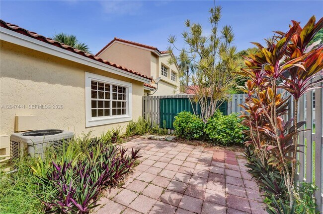 Building Photo - 1361 Springside Dr