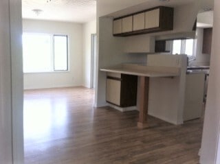 Building Photo - 2 Meadowlark Square