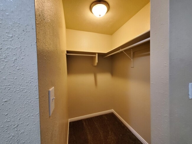 Building Photo - 66 W Oakland Ave