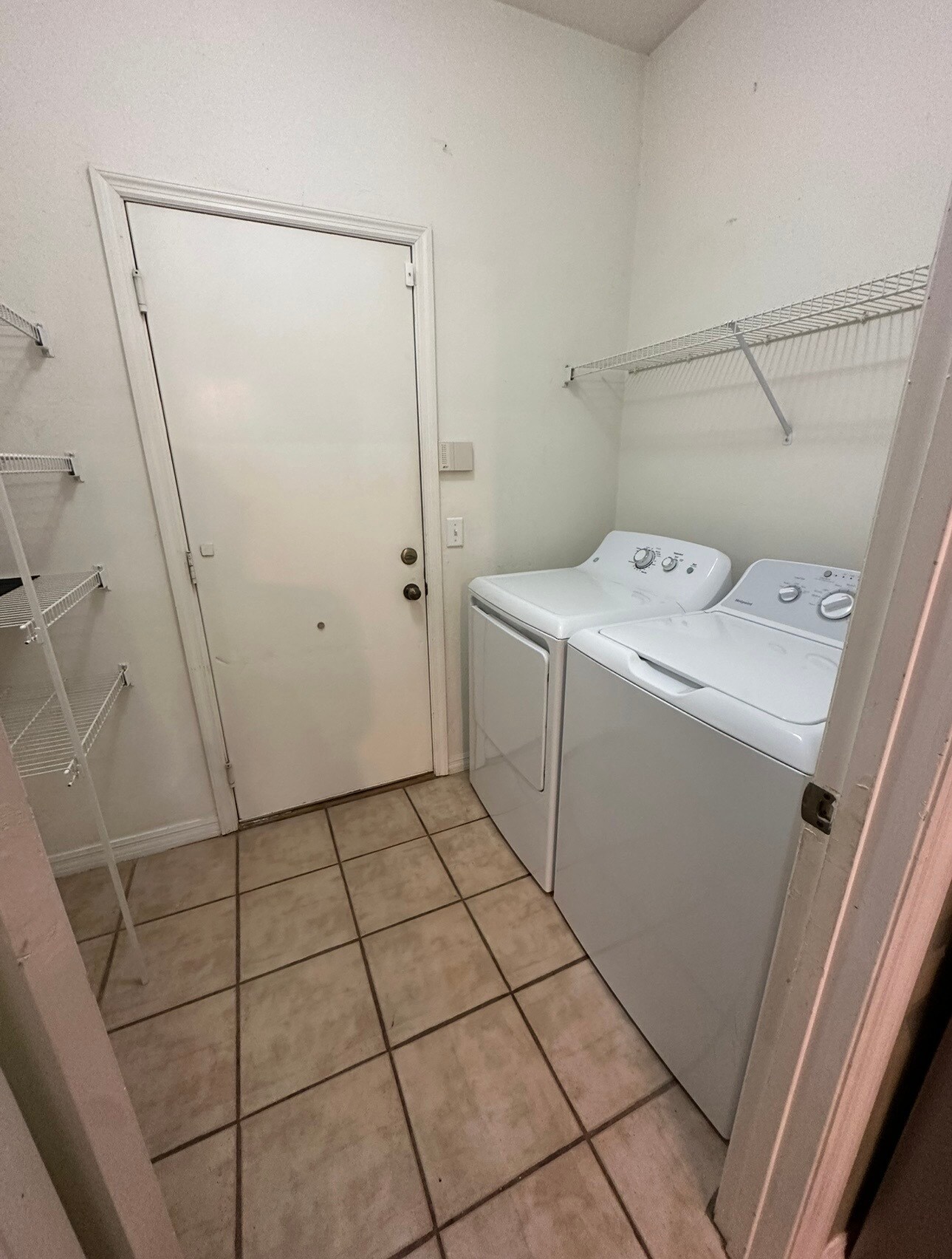 Building Photo - 4700 SW Archer Rd