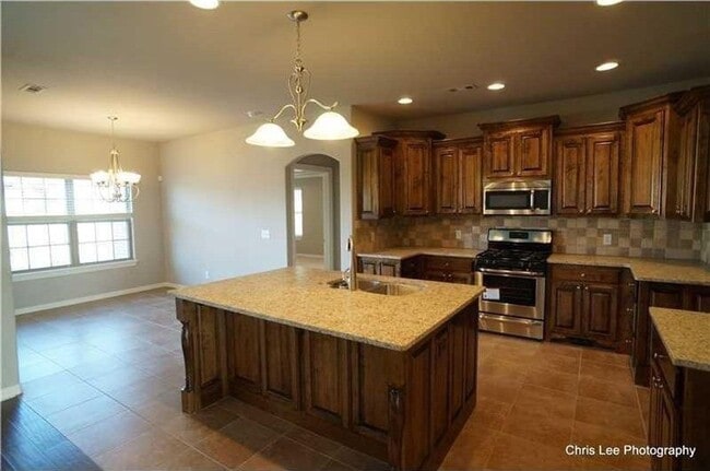Building Photo - Fabulous 4BR Home Walking Distance to Ston...