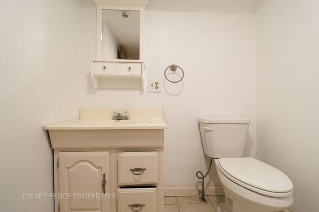 Building Photo - Charming 3-bedroom, 2-bathroom Home