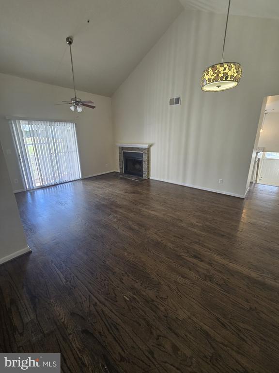 Building Photo - 1003 Spring Valley Ct
