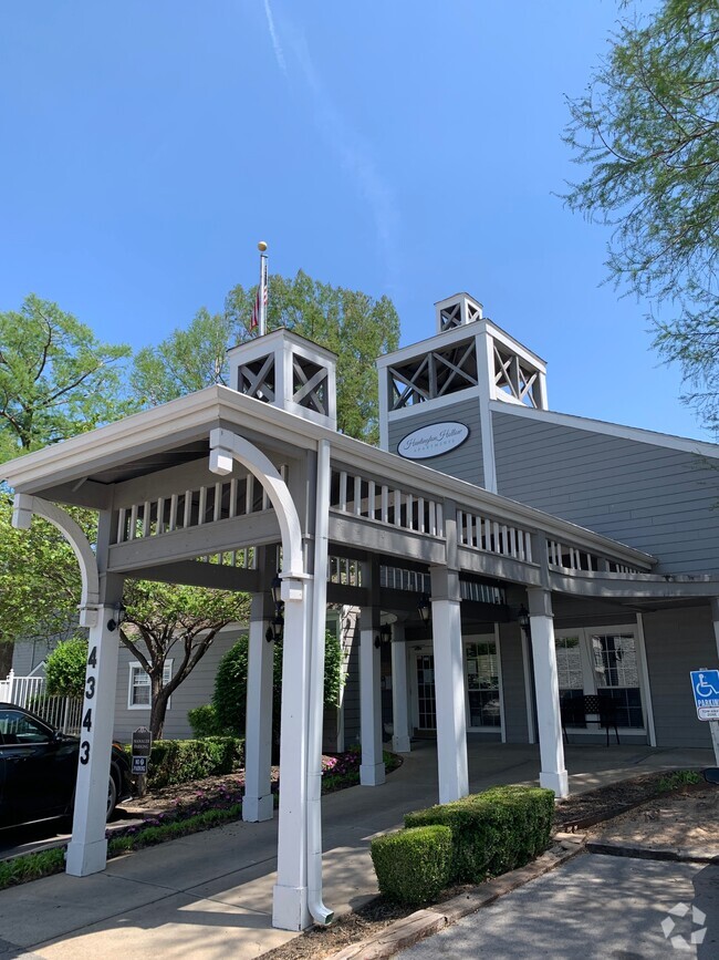 Building Photo - Huntington Hollow Apartments