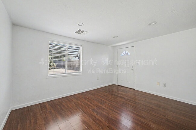 Building Photo - 1117 N 13th St