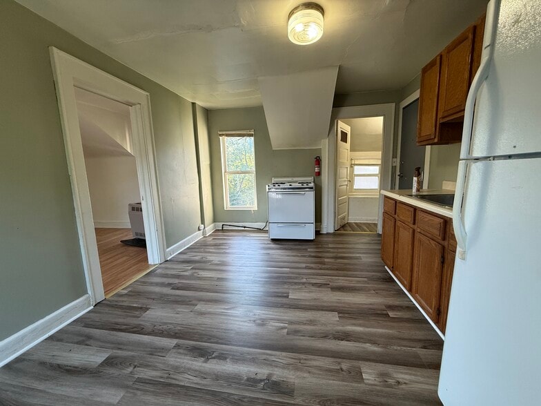 Building Photo - 628-630 Brandon St