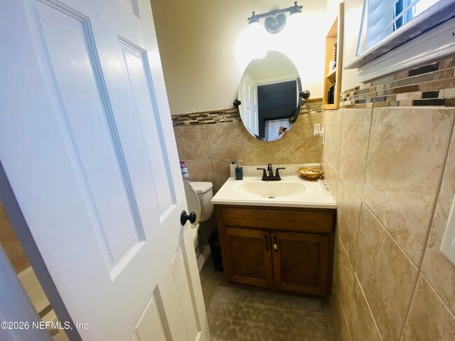 Building Photo - 2280 Ironstone Dr E