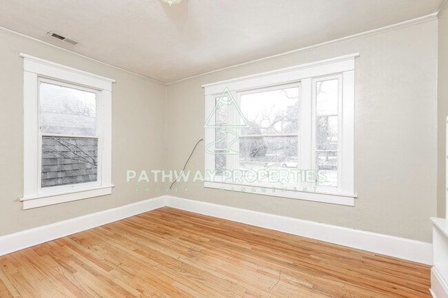 Building Photo - 318 S 1200 E