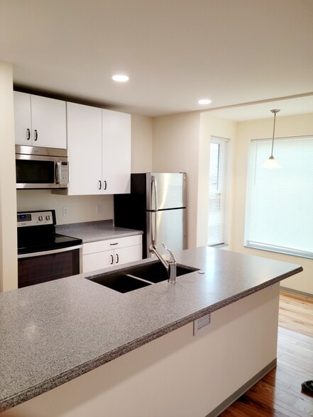 Kitchen has lots of natural light - 6735 Henry Rd