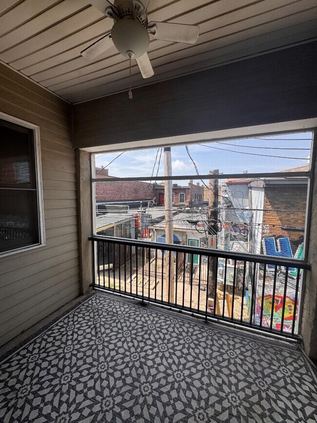 Building Photo - 1028 Shelby St