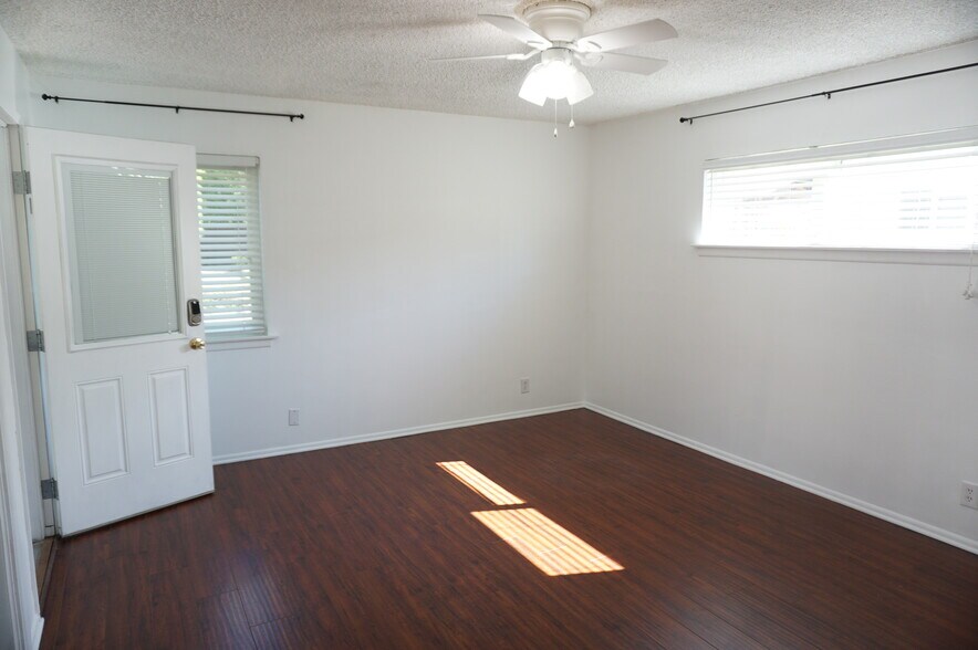 Building Photo - 18243 Superior St