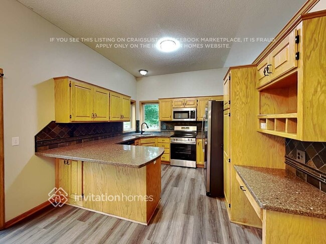 Building Photo - 5043 Ladyslipper Ave N