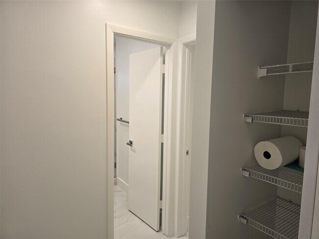 Building Photo - 1303 Seagrape Cir