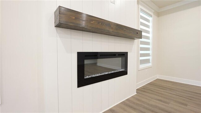 Building Photo - 38 Winding Rose Dr