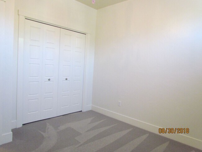 Building Photo - Beautiful 3 bed 2 bath in the popular Paramount community