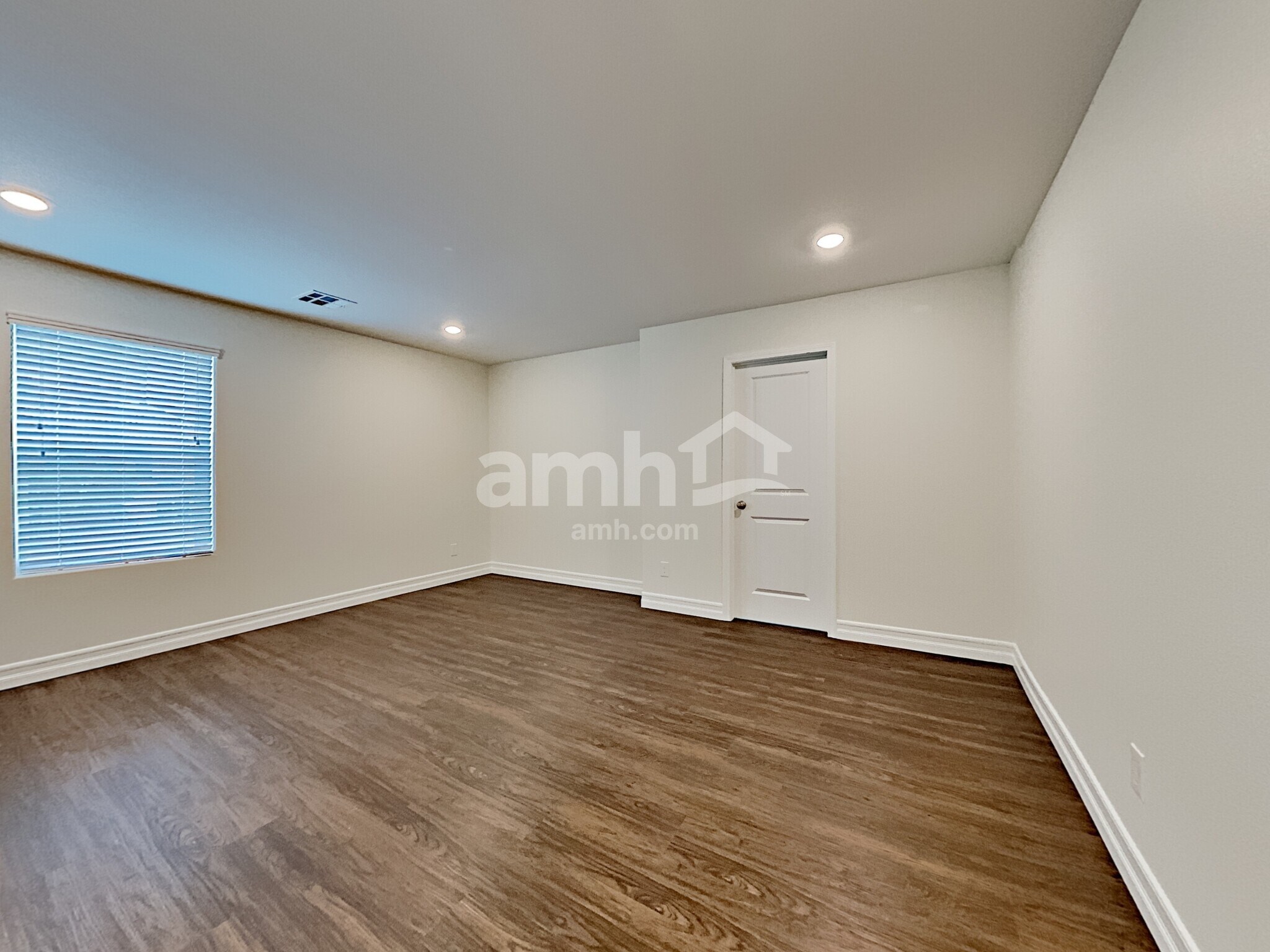 Building Photo - 6138 W Haleh Ave