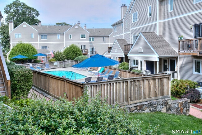 Building Photo - 23 Glenrock