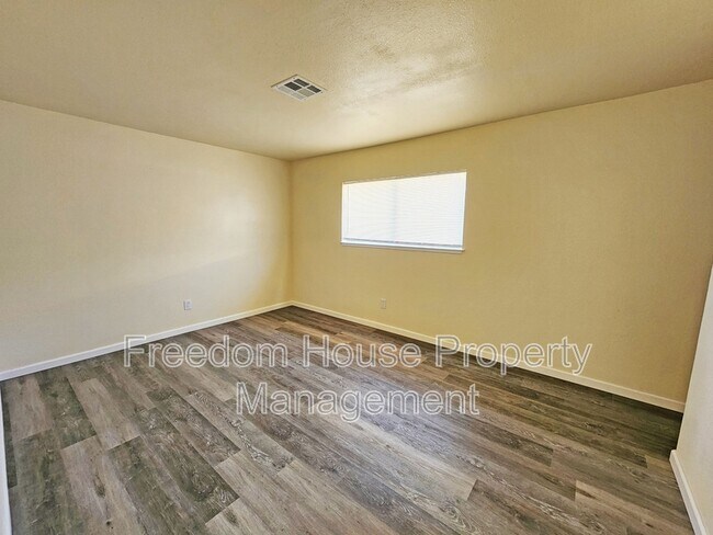 Building Photo - 1930 Kearney St