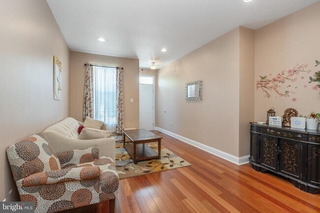 Building Photo - 802 Yarrow Cir