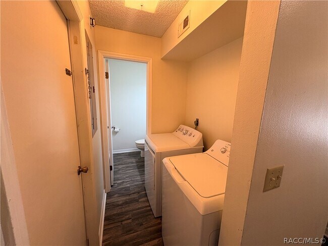 Building Photo - 2701 NE 10th St