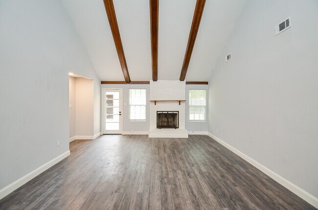 Building Photo - 1606 Crystal Hills Dr
