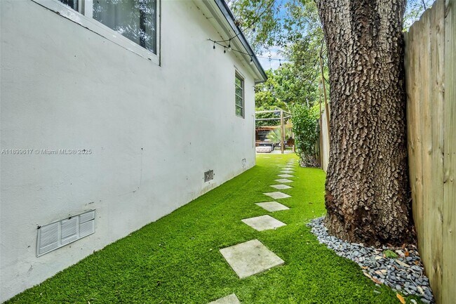Building Photo - 277 NW 48th St