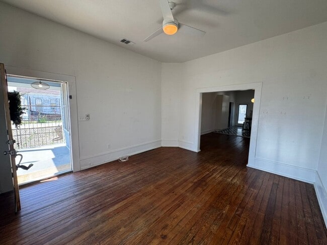 Building Photo - Fully Restored 2BR Classic Near Downtown Dignowity Hill