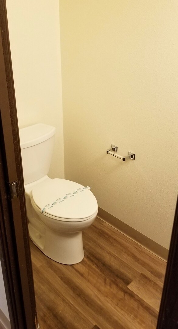 Building Photo - 757