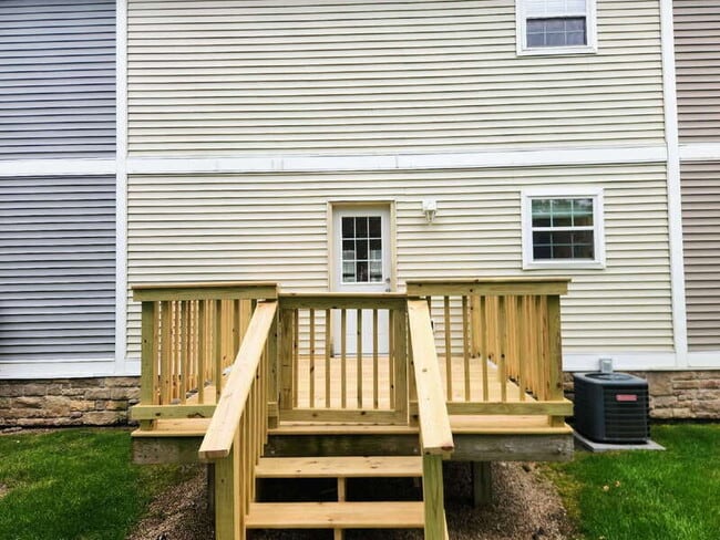 Building Photo - 1722 30th Ln