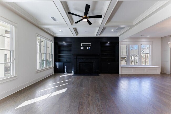 Building Photo - 261 Chastain Park Dr NE
