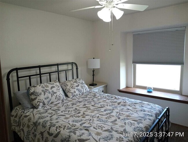Building Photo - 1712 Creek Bend Cir