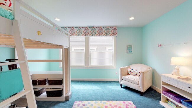 Building Photo - Issaquah highlands 5 bedroom plus Den and 5.5 bathroom newer home with a lot of amenities!!!  A m...