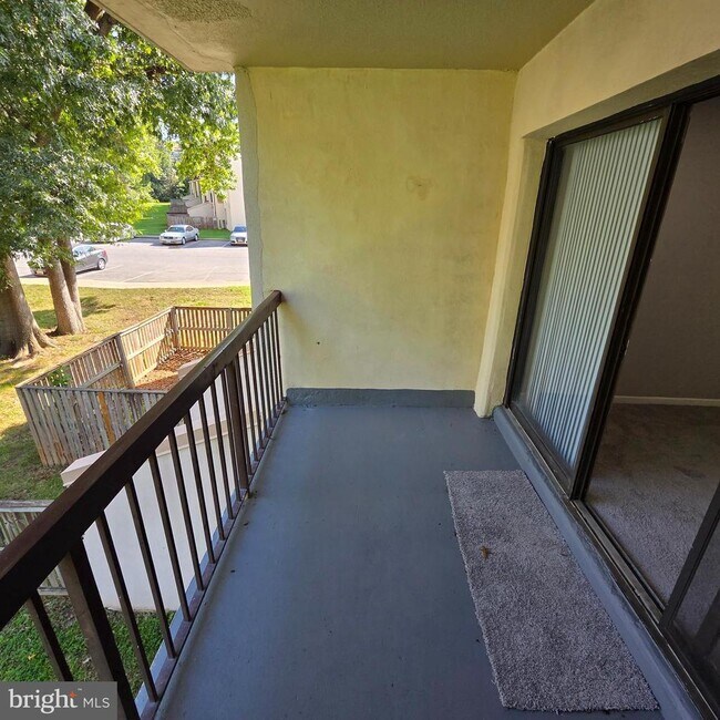 Building Photo - 10108 Campus Way S