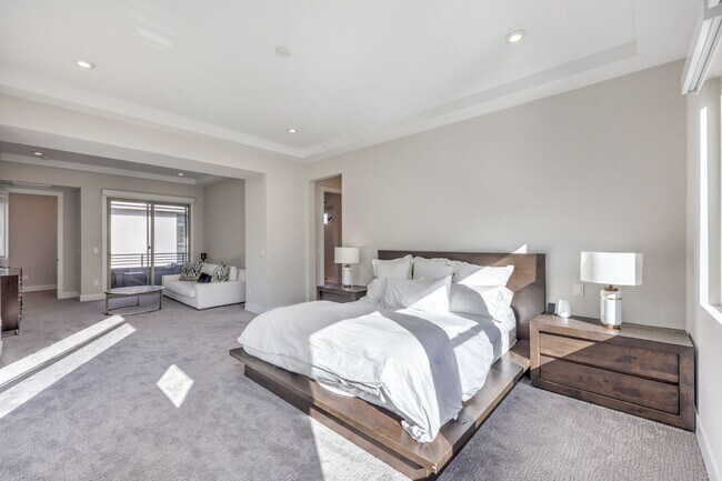 Building Photo - Exquisite 6-bed/ 6-bath residence nestled within the prestigious, guard-gated community of Revere...