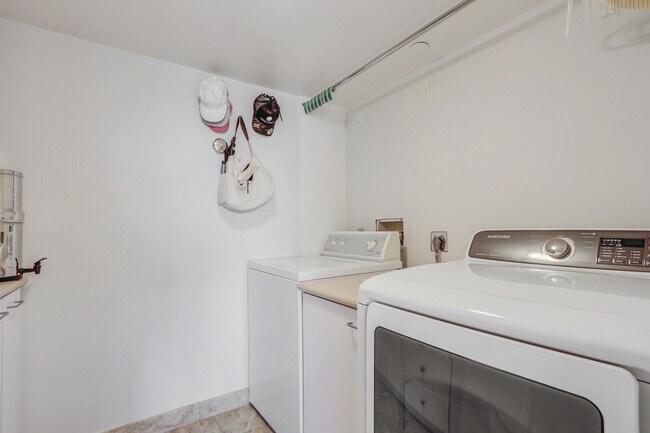 Building Photo - 4000 N Ocean Dr