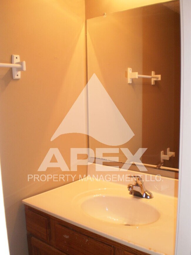 Building Photo - Nice 2 Bd | 1.5 Ba Townhouse in West Knox ...