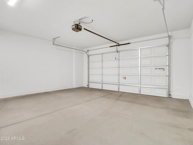 Building Photo - 16456 W Whispering Wind Dr