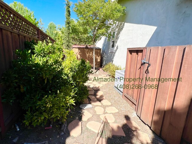 Building Photo - Almaden Valley Home near Los Alamitos Creek Trail! Award Winning Schools & Central A/C!!