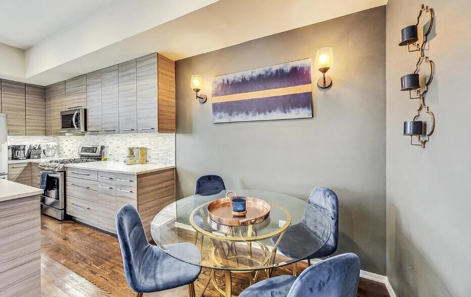 Building Photo - 1343 N Mohawk St