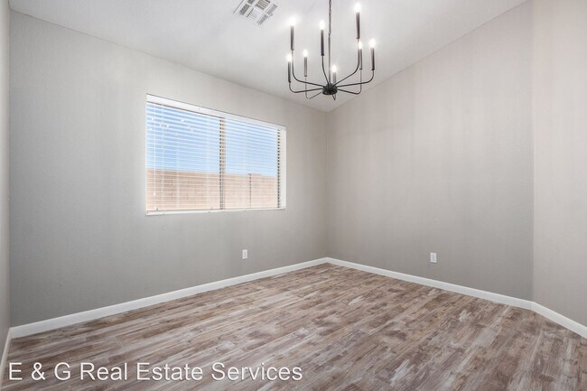 Building Photo - 3 br, 2 bath House - 3431 E Menadota Dr