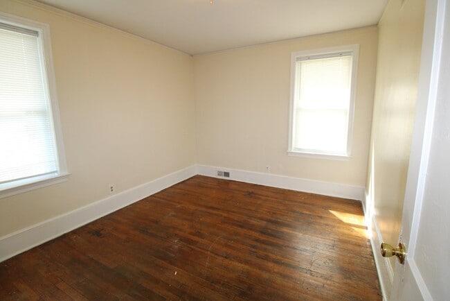 Building Photo - 304 Loring Dr